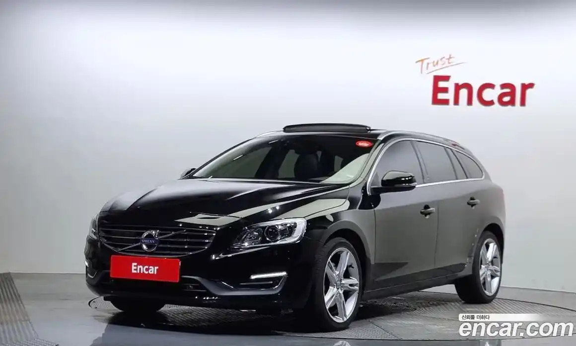 Volvo V60 2017 2.0 Автомат в Москве № 164620, фото 1