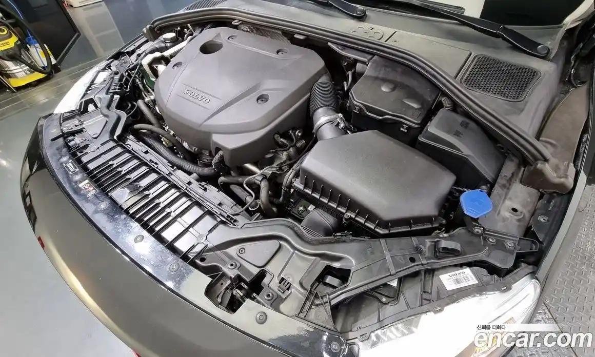 Volvo V60 2017 2.0 Автомат в Москве № 164620, фото 6