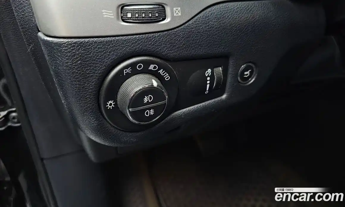 Jeep Cherokee 2015 2.0 Автомат в Москве № 169877, фото 18