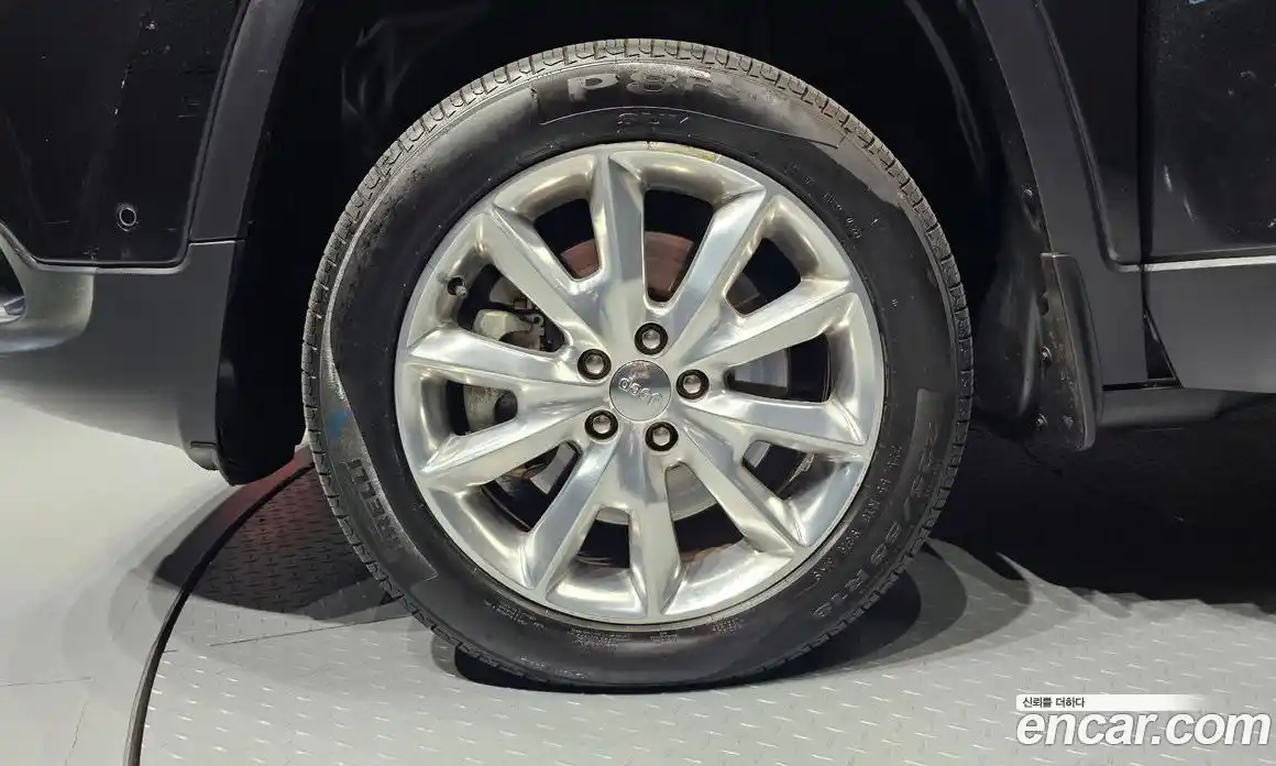 Jeep Cherokee 2015 2.0 Автомат в Москве № 169877, фото 5