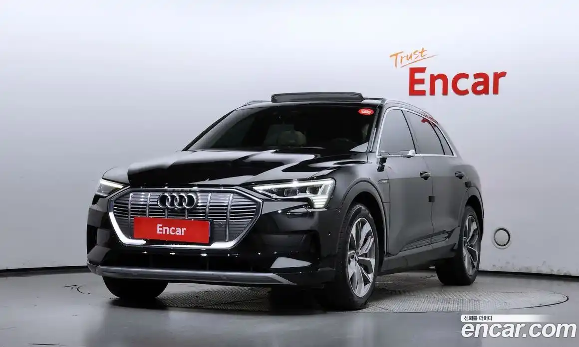 Audi e-tron 2020 0.2 Автомат в Москве № 230021, фото 1