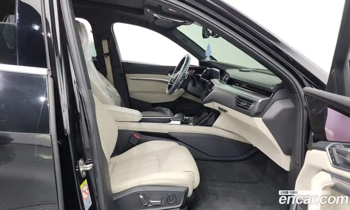 Audi e-tron 2020 0.2 Автомат в Москве № 230021, фото 11