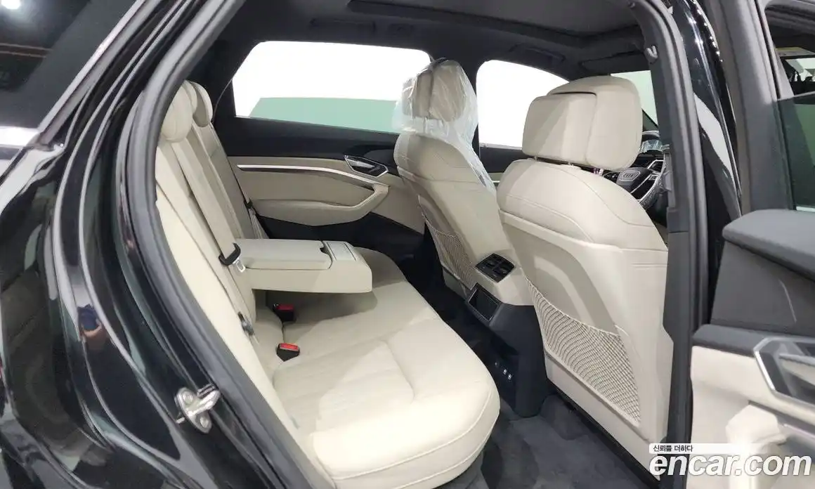 Audi e-tron 2020 0.2 Автомат в Москве № 230021, фото 12