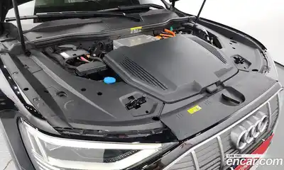 Audi e-tron 2020 0.2 Автомат в Москве № 230021, миниатюра 6