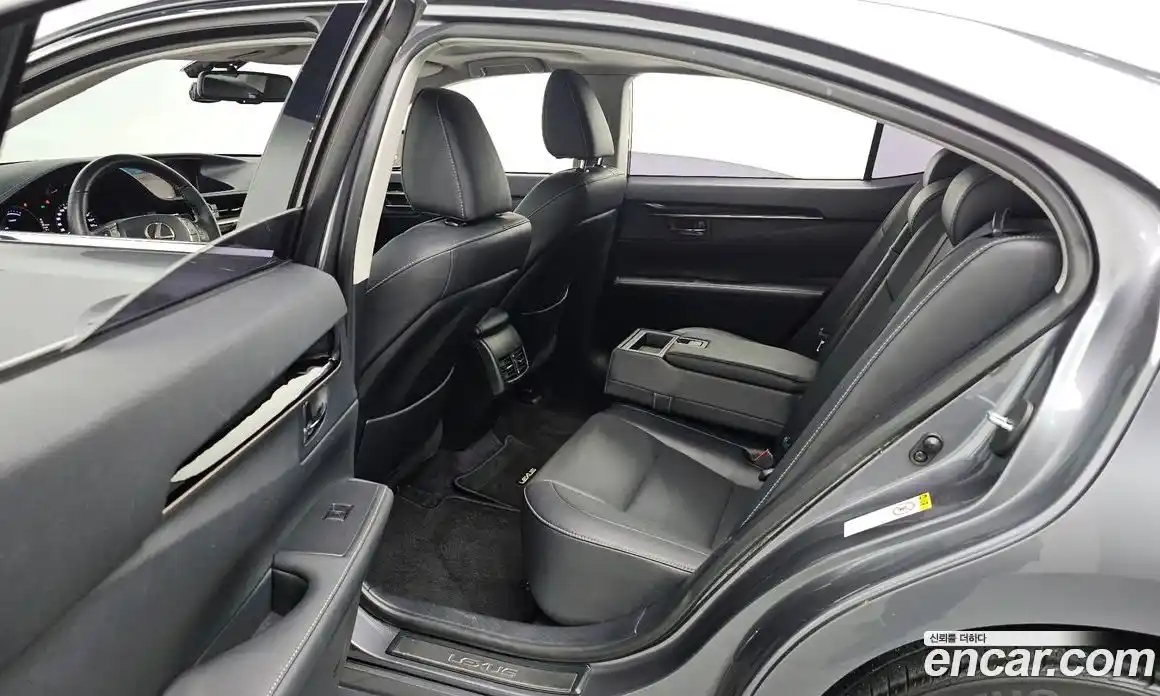 Lexus ES 2014 2.5 Автомат в Москве № 231995, фото 19