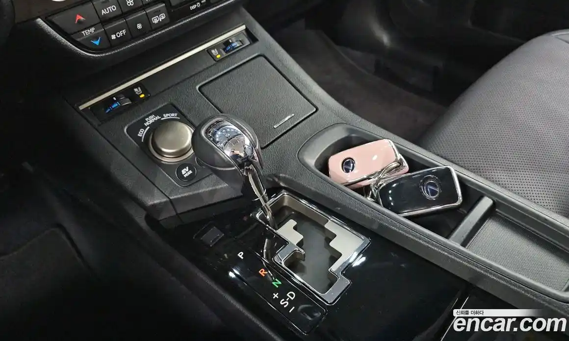 Lexus ES 2014 2.5 Автомат в Москве № 231995, фото 9