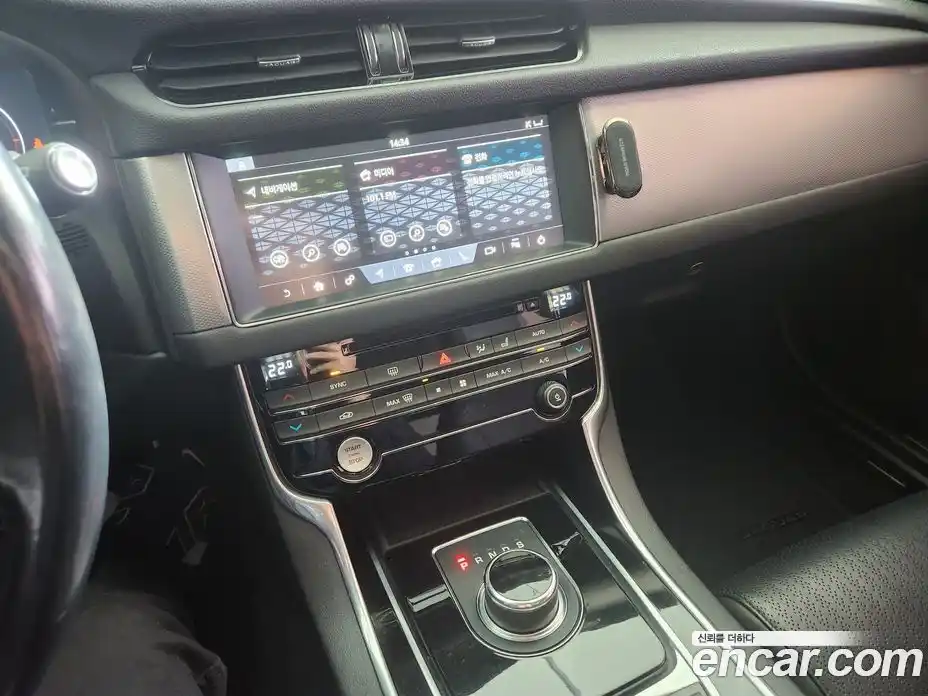 Jaguar XF 2019 2.0 Автомат в Москве № 283957, фото 11