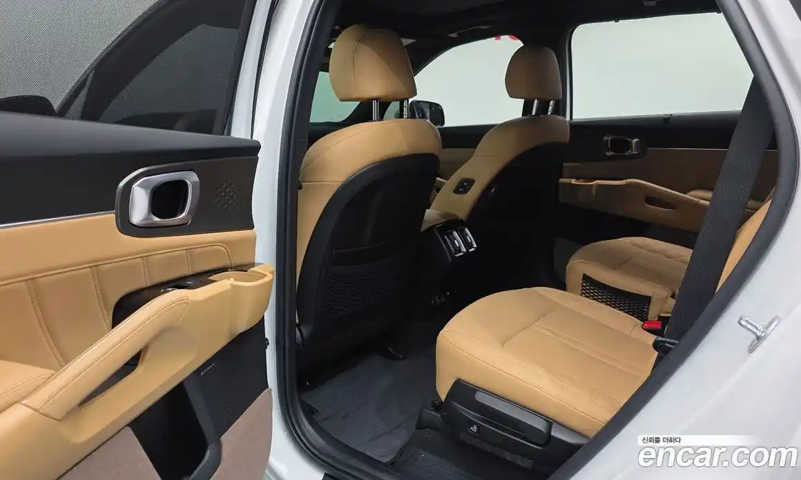 Kia Sorento 2023 1.6 Автомат в Москве № 50725, фото 18