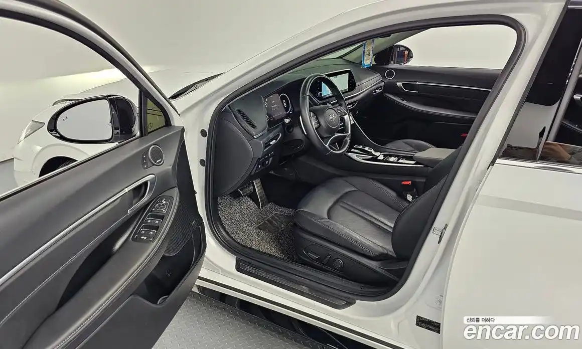 Hyundai Sonata 2022 1.6 Автомат в Москве № 582494, фото 11