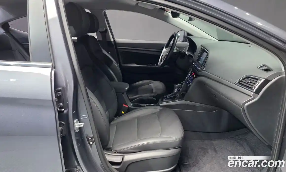 Hyundai Avante 2017 1.6 Автомат в Москве № 582916, фото 11