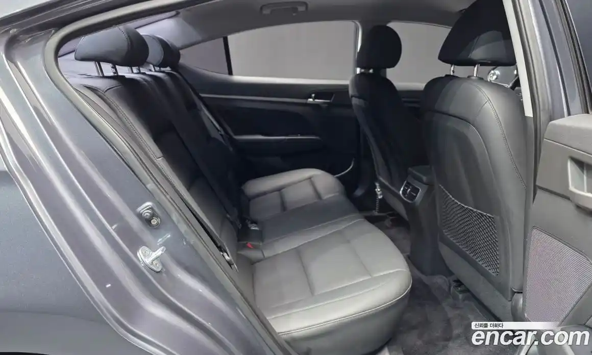 Hyundai Avante 2017 1.6 Автомат в Москве № 582916, фото 12