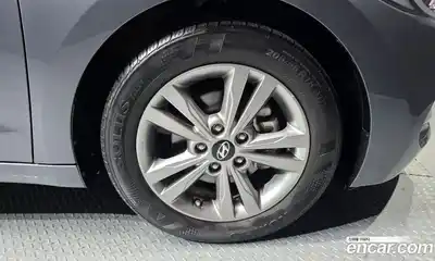 Hyundai Avante 2017 1.6 Автомат в Москве № 582916, миниатюра 5