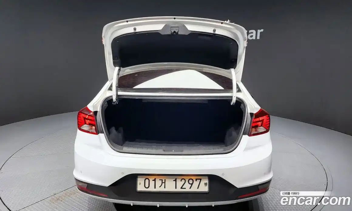 Hyundai Avante 2019 1.6 Автомат в Москве № 582963, фото 20