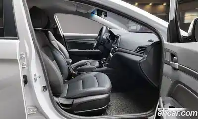 Hyundai Avante 2019 1.6 Автомат в Москве № 582963, миниатюра 10
