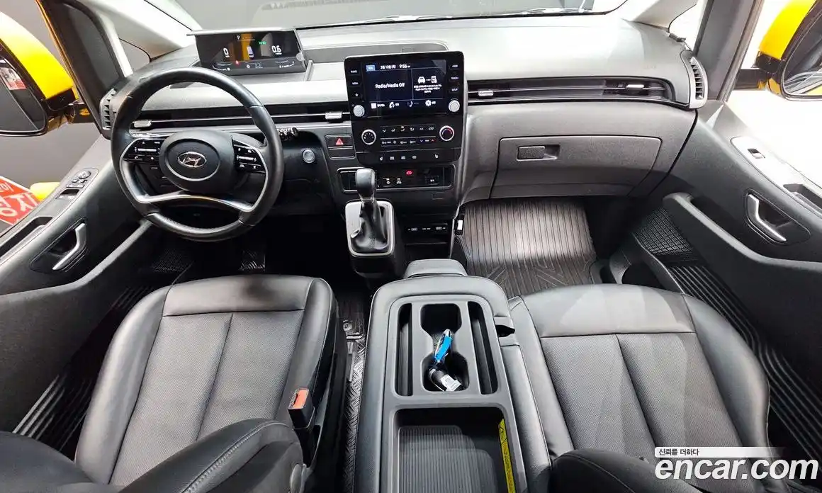 Hyundai Staria 2022 3.5 Автомат в Москве № 583079, фото 6