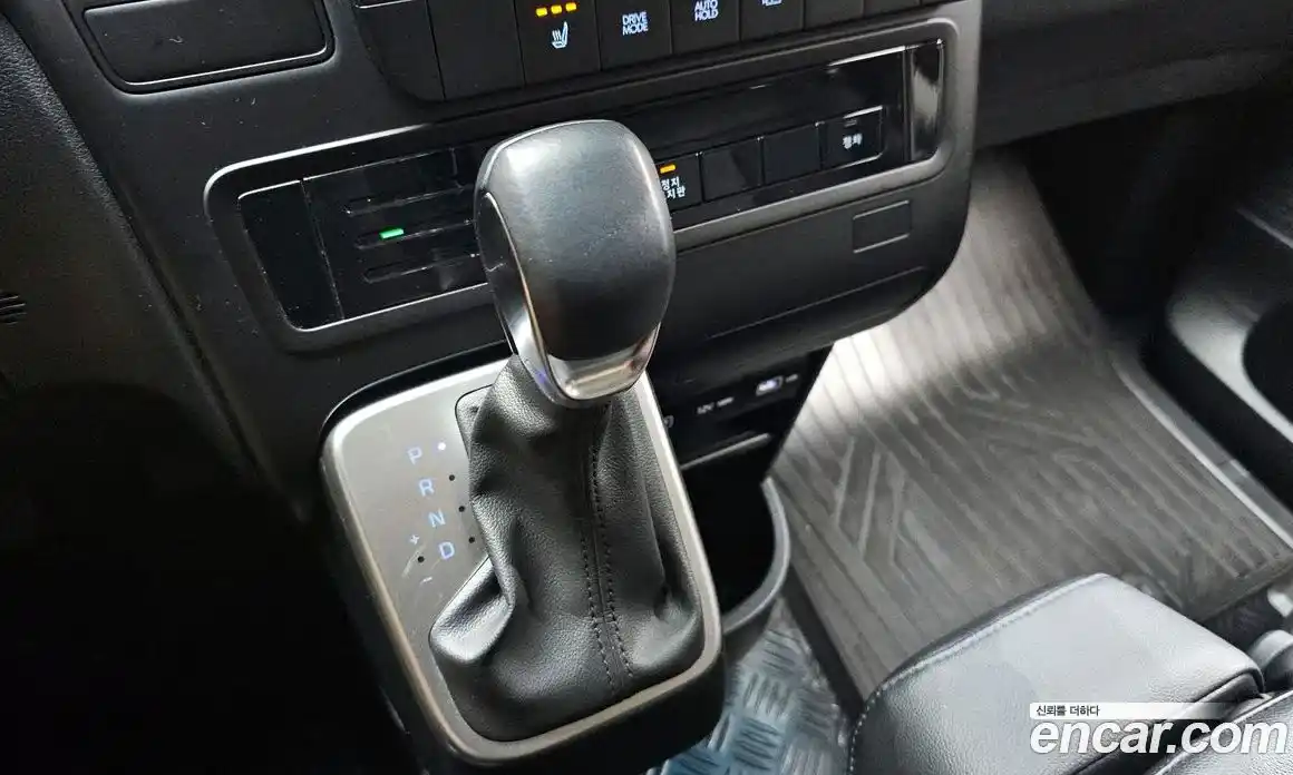 Hyundai Staria 2022 3.5 Автомат в Москве № 583079, фото 8