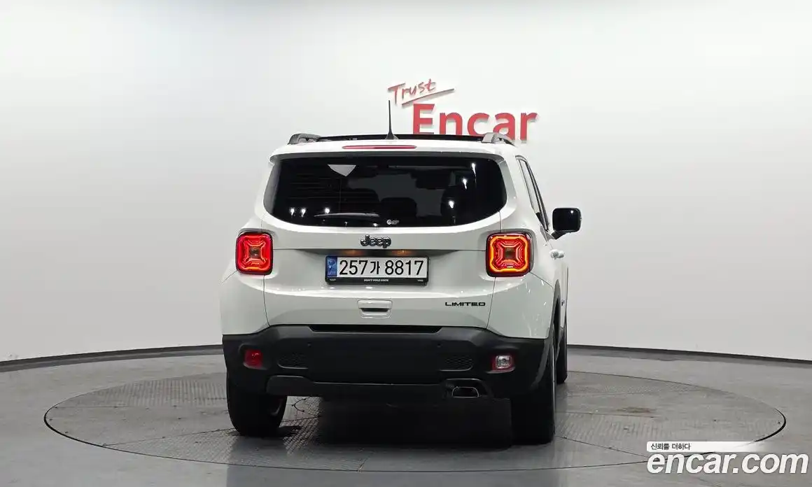 Jeep Renegade 2021 2.4 Автомат в Москве № 583159, фото 3
