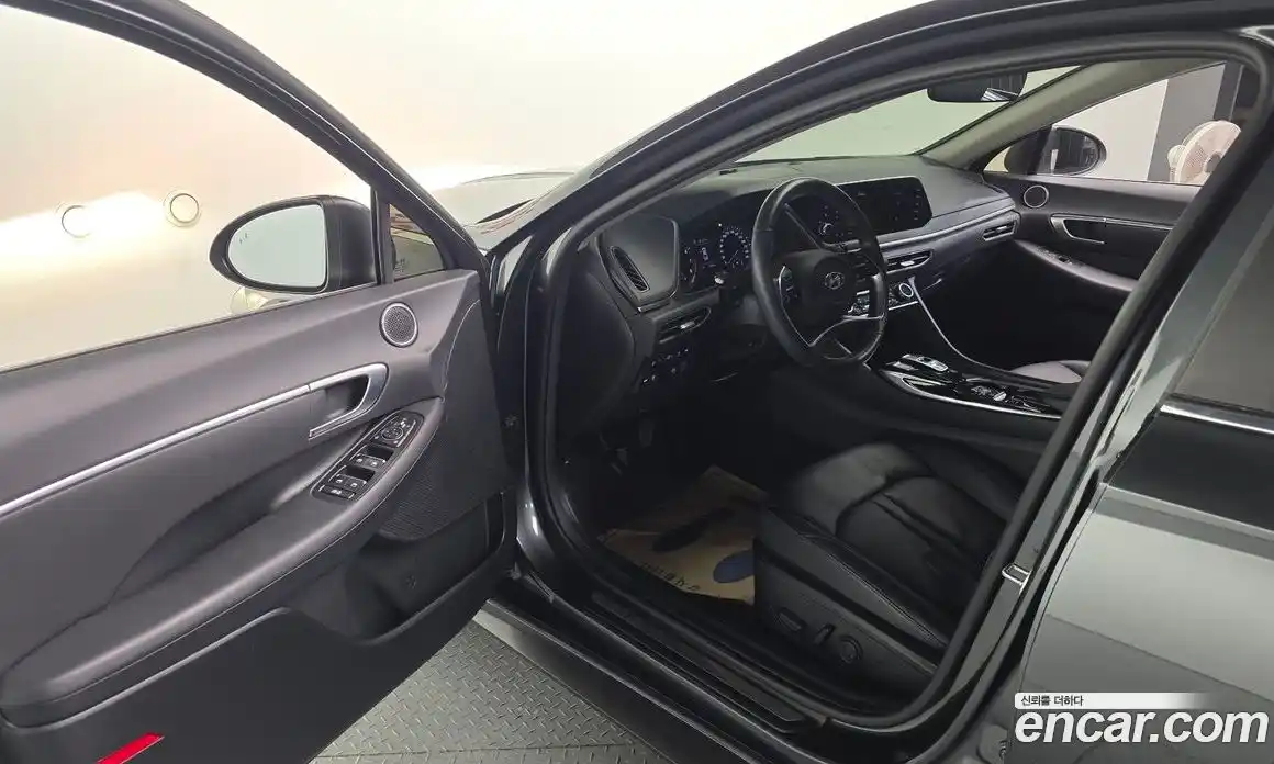 Hyundai Sonata 2021 2.0 Автомат в Москве № 583392, фото 11