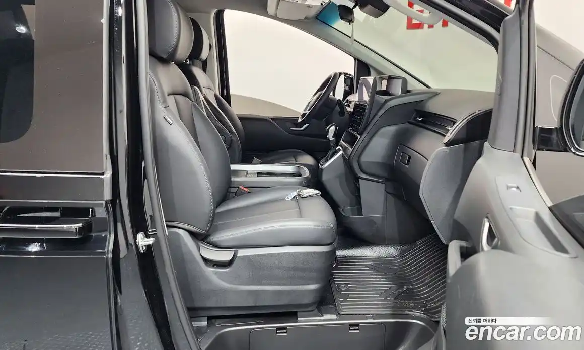 Hyundai Staria 2024 2.2 Автомат в Москве № 583689, фото 11