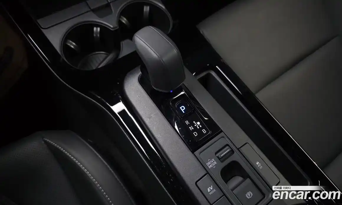 Toyota Prius 2024 2.0 Автомат в Москве № 584585, фото 9