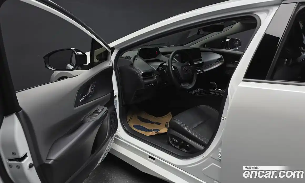 Toyota Prius 2024 2.0 Автомат в Москве № 584585, фото 10