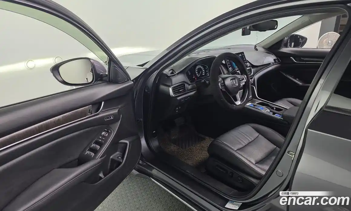 Honda Accord 2020 2.0 Автомат в Москве № 584616, фото 11