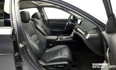Honda Accord 2019 2.0 Автомат в Москве № 584638, миниатюра 11
