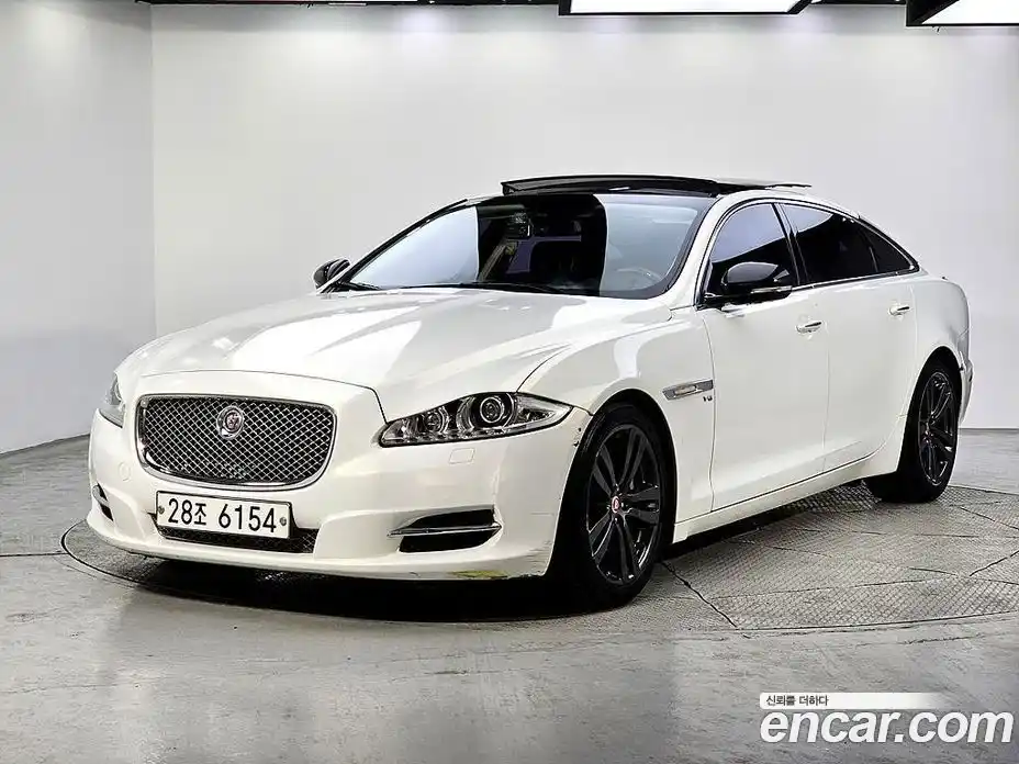Jaguar XJ 2015 3.0 Автомат в Москве № 585366, фото 1