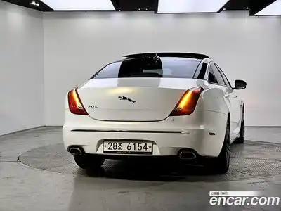 Jaguar XJ 2015 3.0 Автомат в Москве № 585366, миниатюра 3
