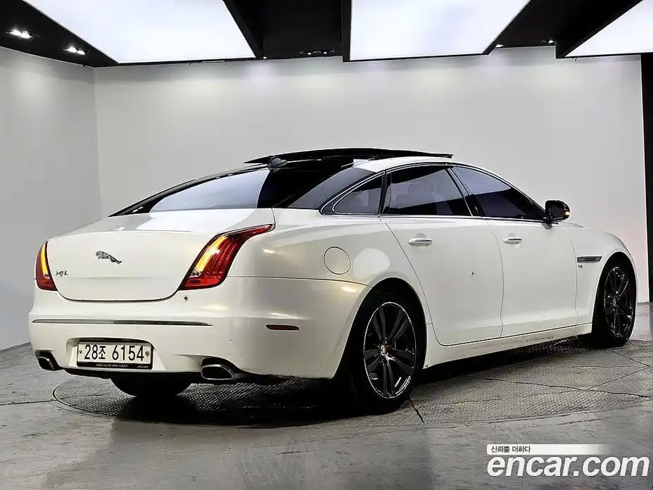 Jaguar XJ 2015 3.0 Автомат в Москве № 585366, фото 4