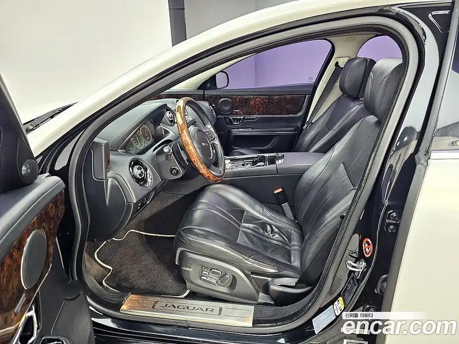 Jaguar XJ 2015 3.0 Автомат в Москве № 585366, фото 7