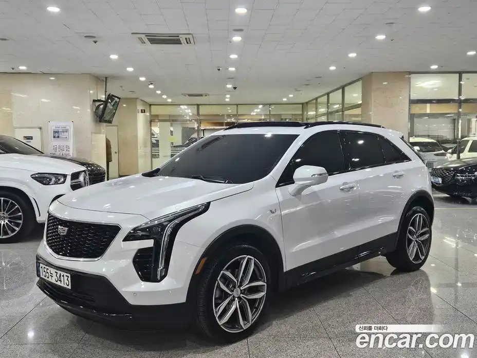 Cadillac XT4 2023 2.0 Автомат в Москве № 585705, фото 1