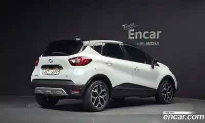 Renault QM3 2018 1.5 Автомат в Москве № 586693, миниатюра 2