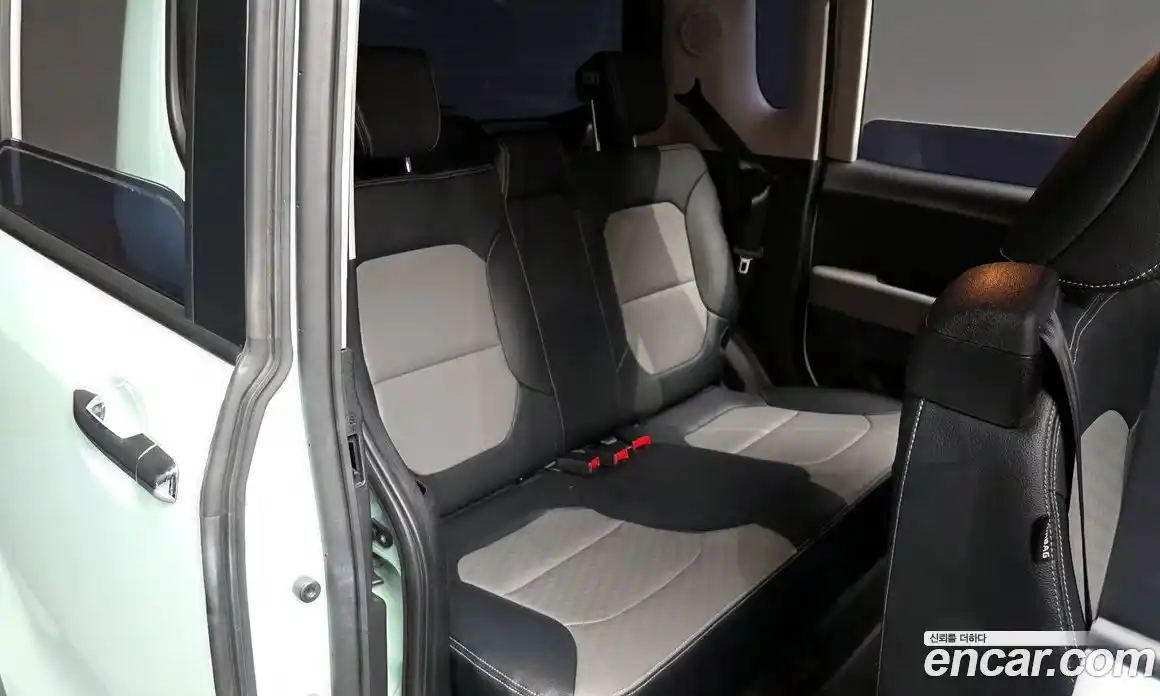 Kia Ray 2021 1.0 Автомат в Москве № 587579, фото 12