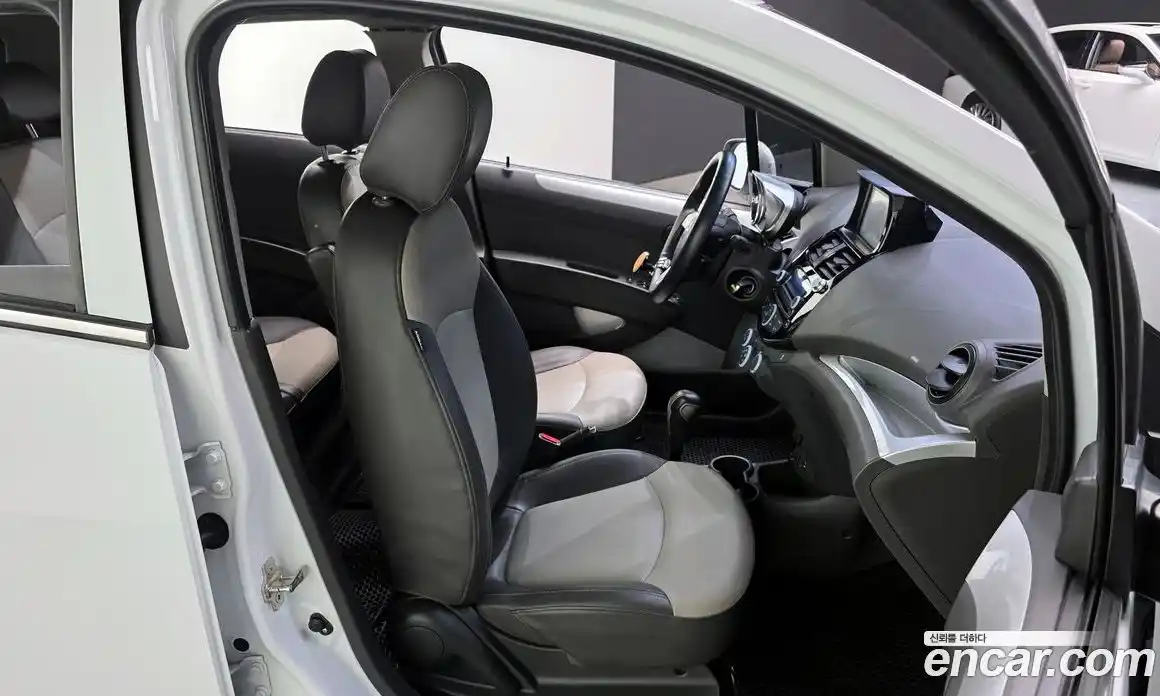 Chevrolet Spark 2014 1.0 Автомат в Москве № 589985, фото 12