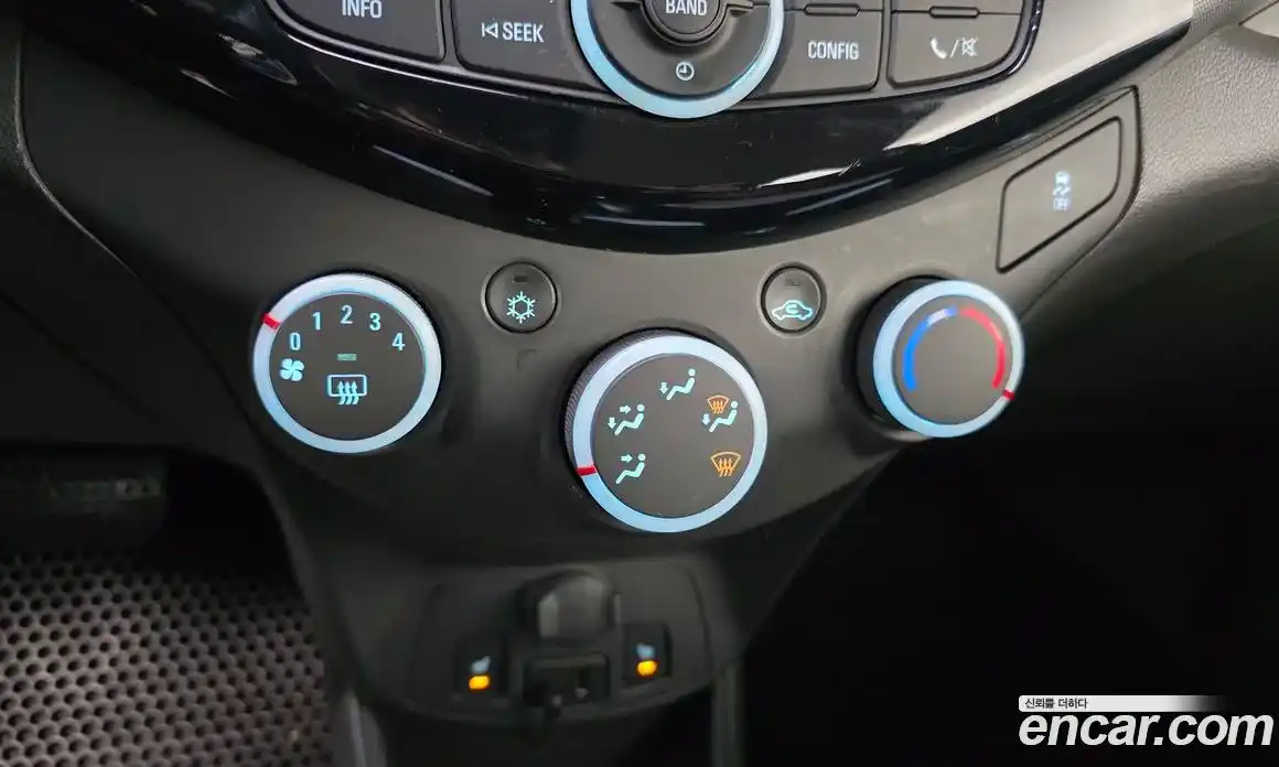 Chevrolet Spark 2014 1.0 Автомат в Москве № 589985, фото 18