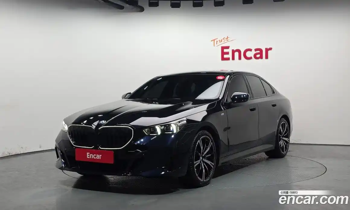 BMW 5-Series 2025 2.0 Автомат в Москве № 590640, фото 1