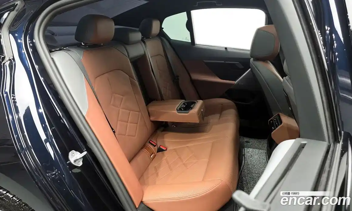 BMW 5-Series 2025 2.0 Автомат в Москве № 590640, фото 12