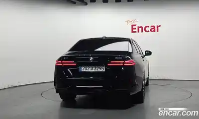 BMW 5-Series 2025 2.0 Автомат в Москве № 590640, миниатюра 4