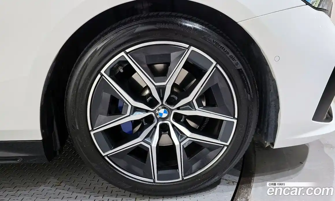 BMW 5-Series 2024 2.0 Автомат в Москве № 591213, фото 5