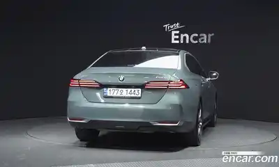 BMW 5-Series 2024 2.0 Автомат в Москве № 591306, миниатюра 4