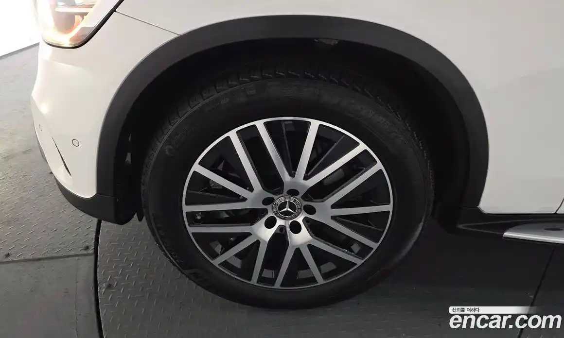 Mercedes-Benz GLC-Class 2022 1.9 Автомат в Москве № 592117, фото 4