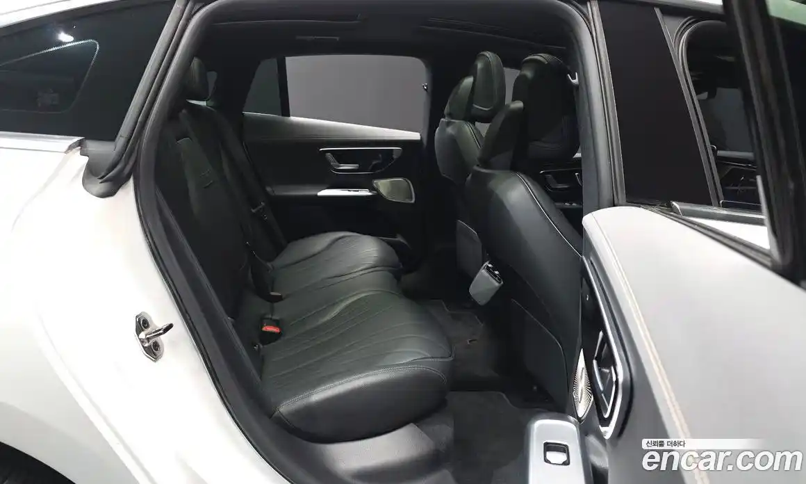 Mercedes-Benz EQE 2022 0.3 Автомат в Москве № 592142, фото 12