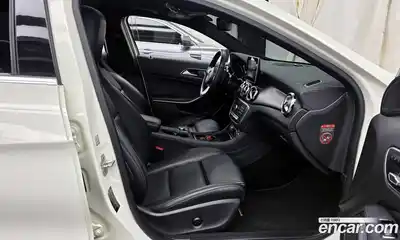 Mercedes-Benz GLA-Class 2018 2.0 Автомат в Москве № 592708, миниатюра 11