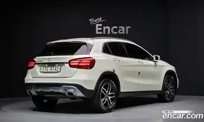 Mercedes-Benz GLA-Class 2018 2.0 Автомат в Москве № 592708, миниатюра 2