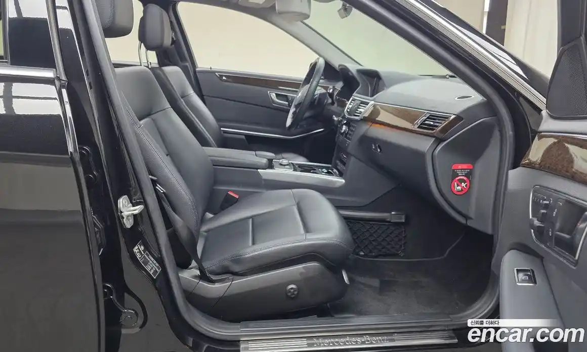 Mercedes-Benz E-Class 2012 1.8 Автомат в Москве № 592712, фото 11