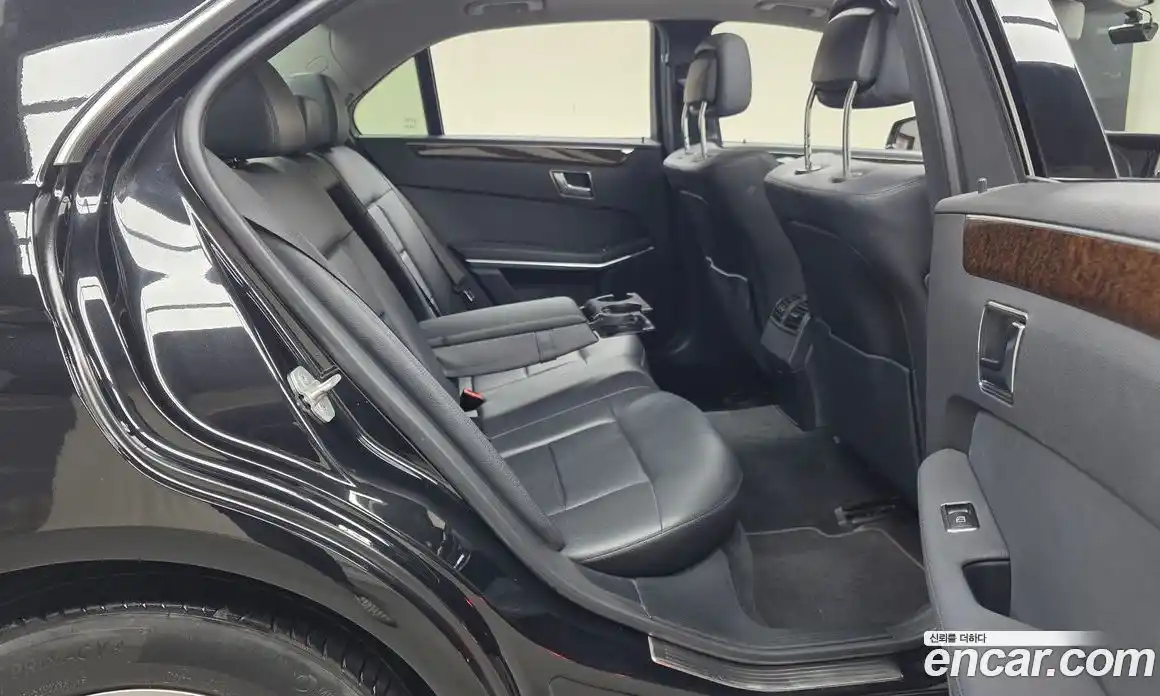 Mercedes-Benz E-Class 2012 1.8 Автомат в Москве № 592712, фото 12