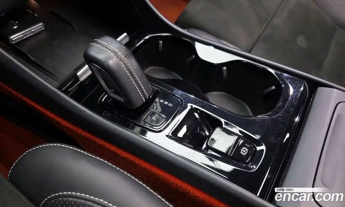 Volvo XC40 2021 2.0 Автомат в Москве № 593661, фото 9