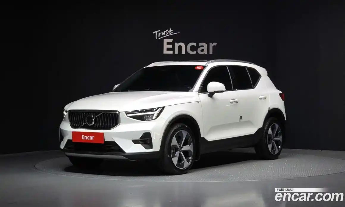 Volvo XC40 2023 2.0 Автомат в Москве № 593693, фото 1