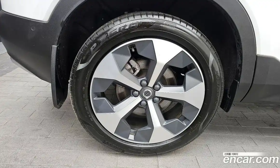 Volvo XC40 2023 2.0 Автомат в Москве № 593693, фото 5